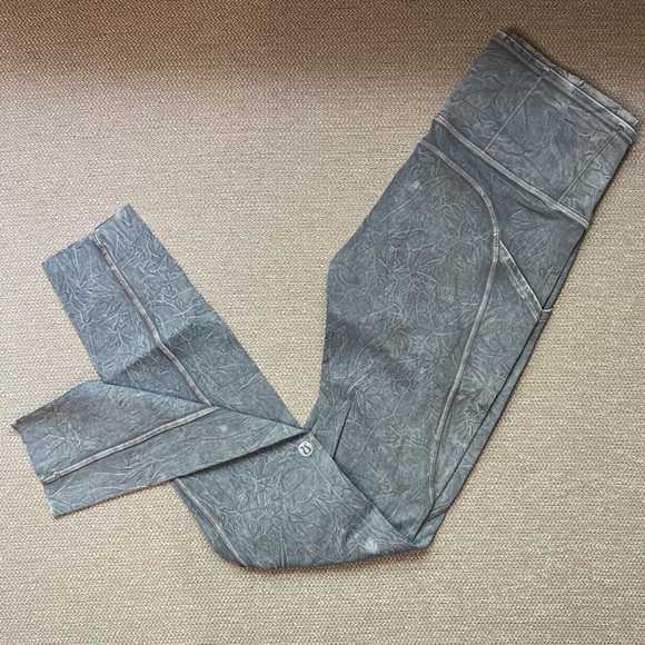 lululemon fast and free - ice dye size 4 - Picture 2 of 8